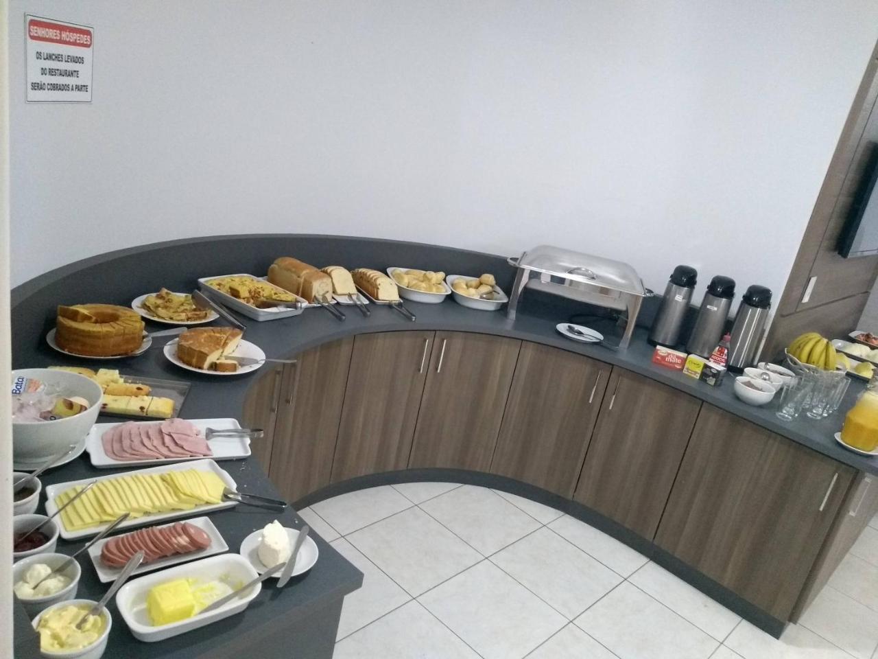 Hotel Mariluz Telemaco Borba Bagian luar foto